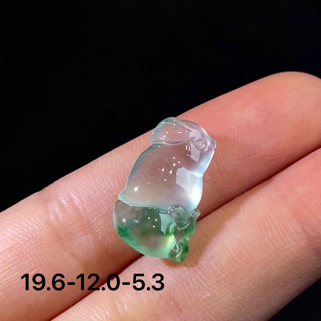 天然缅甸翡翠a货冰飘绿花小白兔吊坠