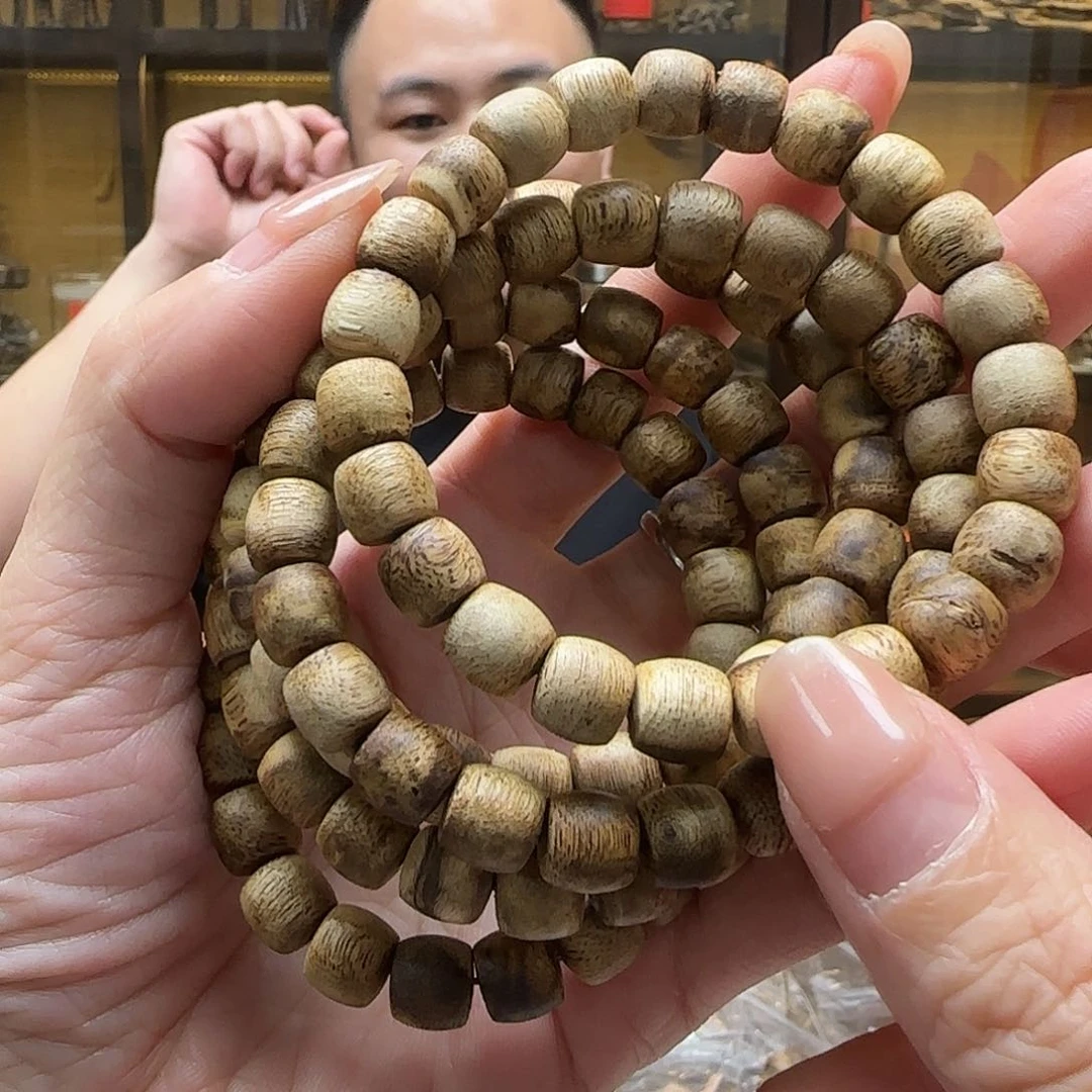沉香碎屑沉香老形鼓珠卡9手串 随机发一串