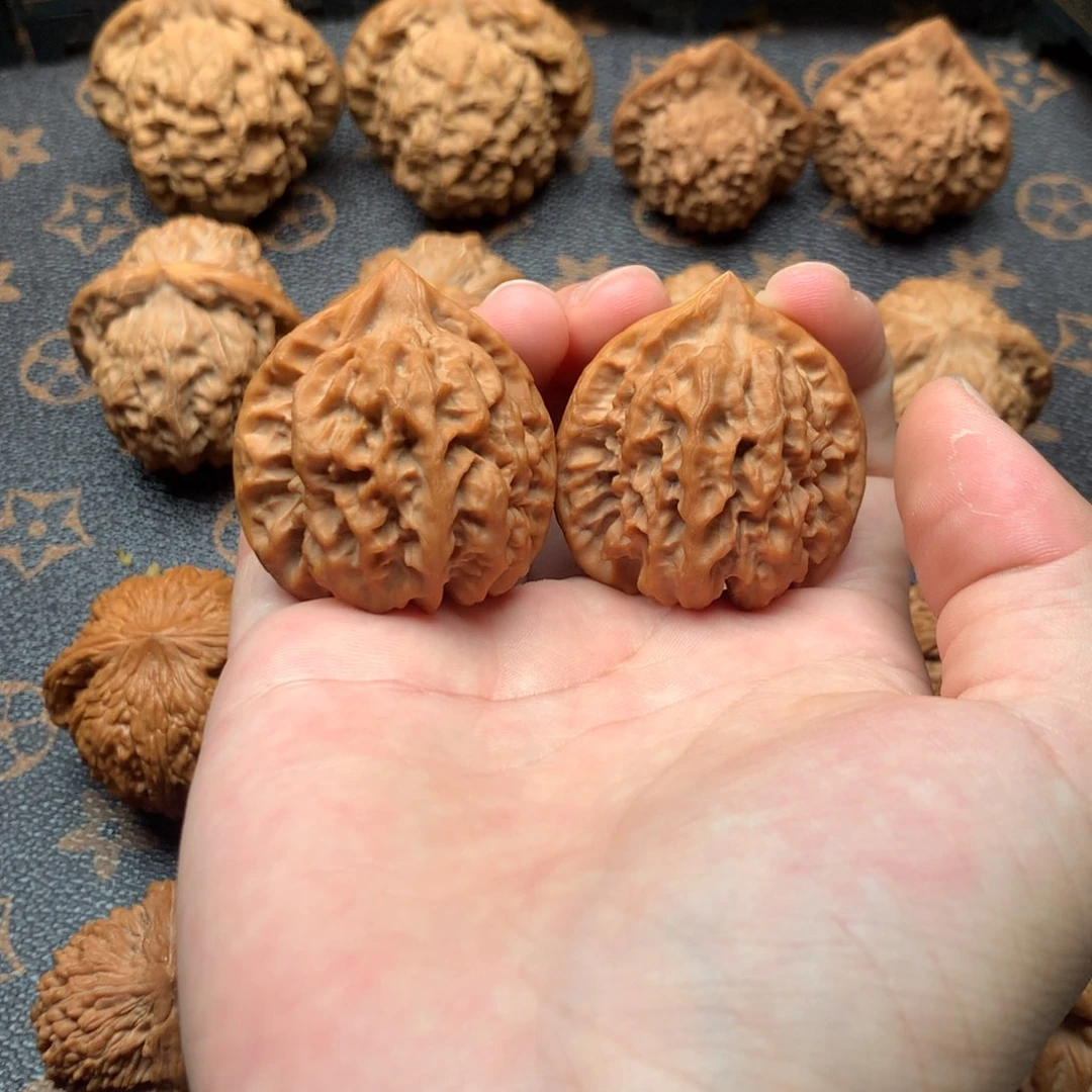 文玩核桃把件曹大龙