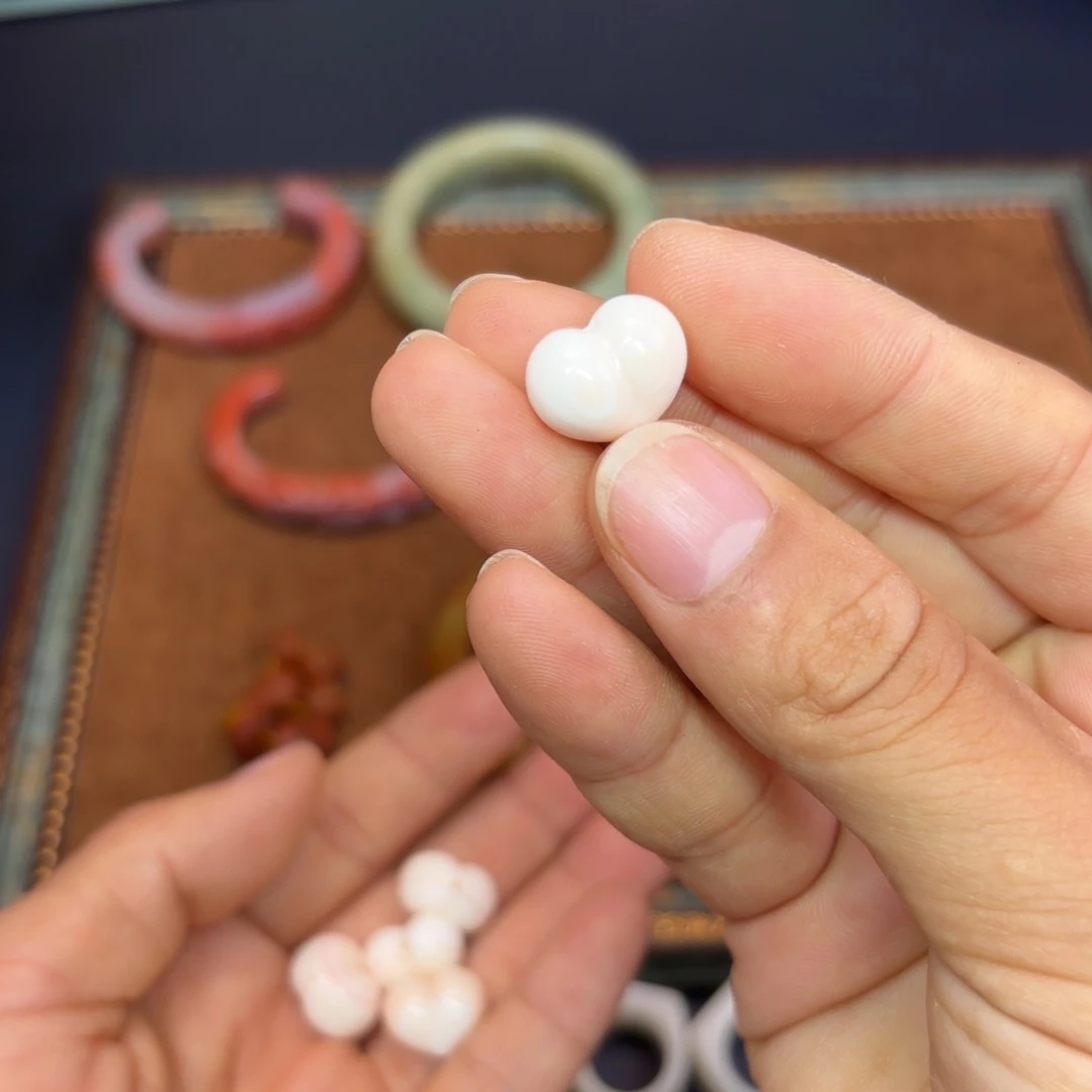 蛇纹石玉未镶嵌戒指