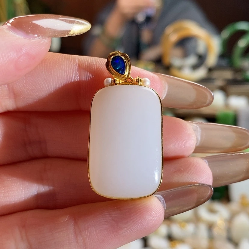 【闪购商品】和田玉吊坠18K金镶嵌