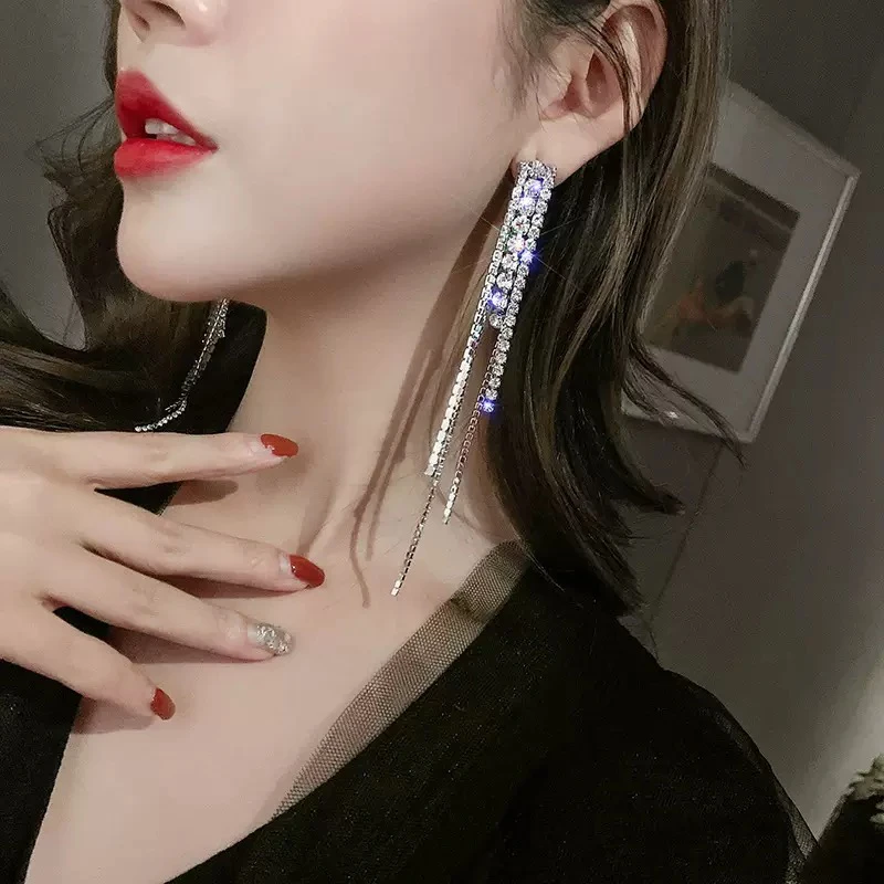 铜合金耳饰 欧美感流苏耳环闪闪水钻长款显脸瘦的耳坠感法式