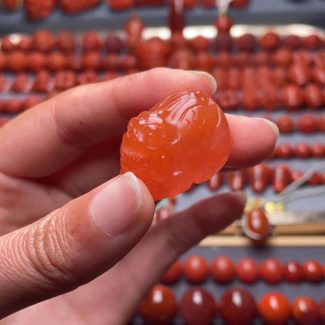 南红玛瑙未镶嵌其他W20*27*17保山柿子红貔貅吊坠