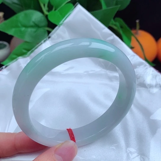 翡翠手镯未镶嵌   正圈59 白底青