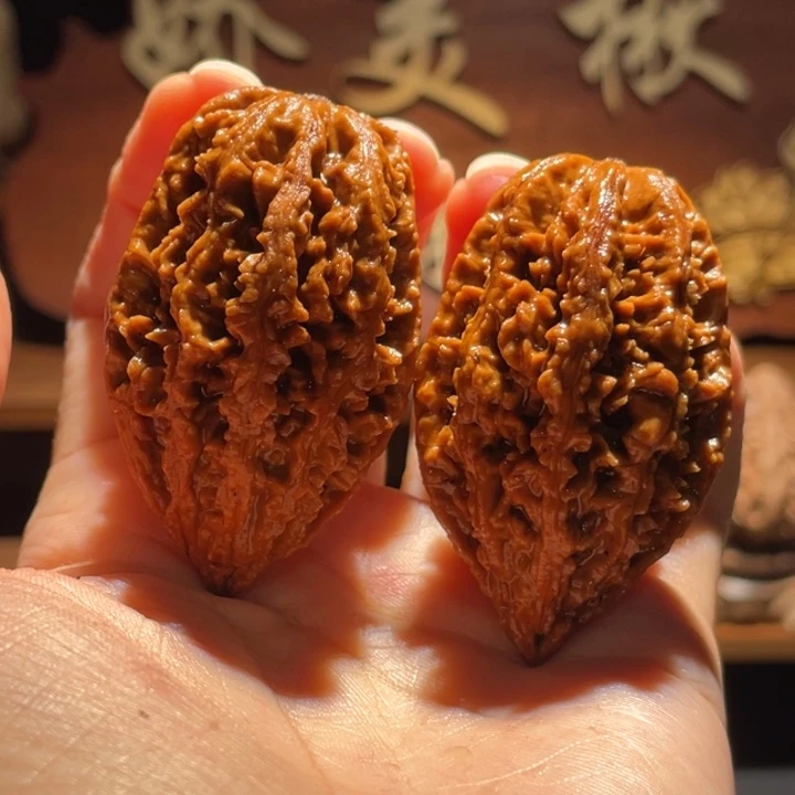 文玩核桃吊坠娇美楸5