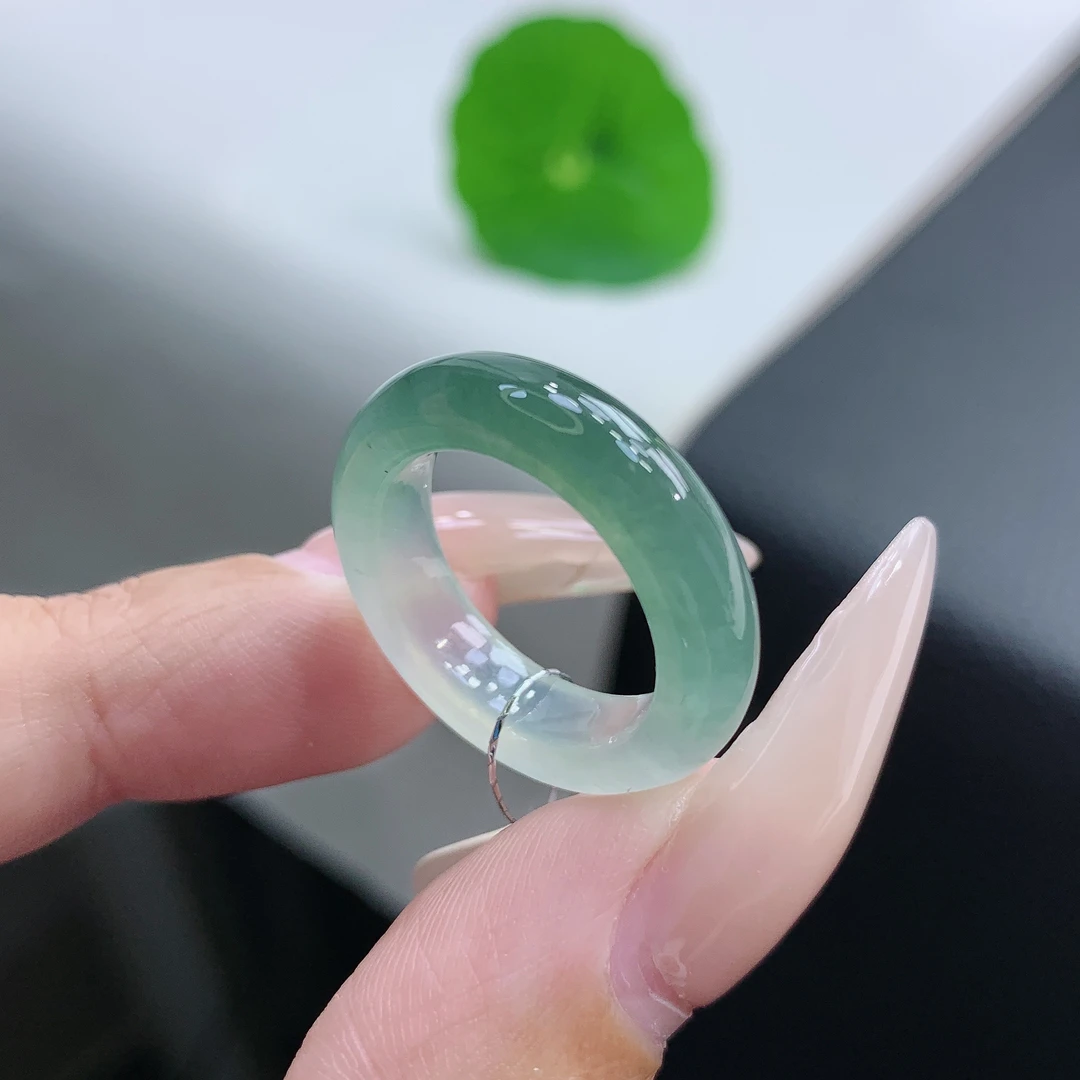 12号圈口 缅甸天然A货 正冰种水半山半水飘绿戒指 尺寸16-5.6-4mm