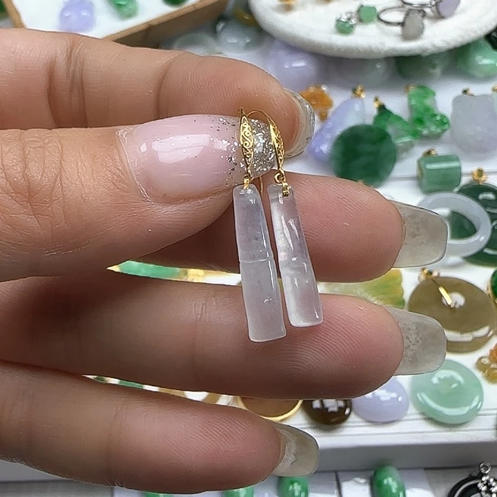 翡翠颈饰未镶嵌白冰竹节