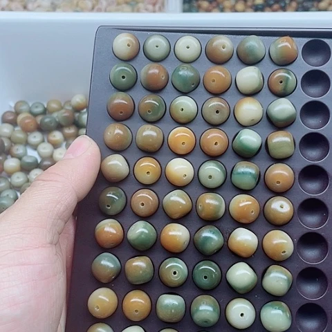 白玉菩提吊坠13精品双色桶60颗