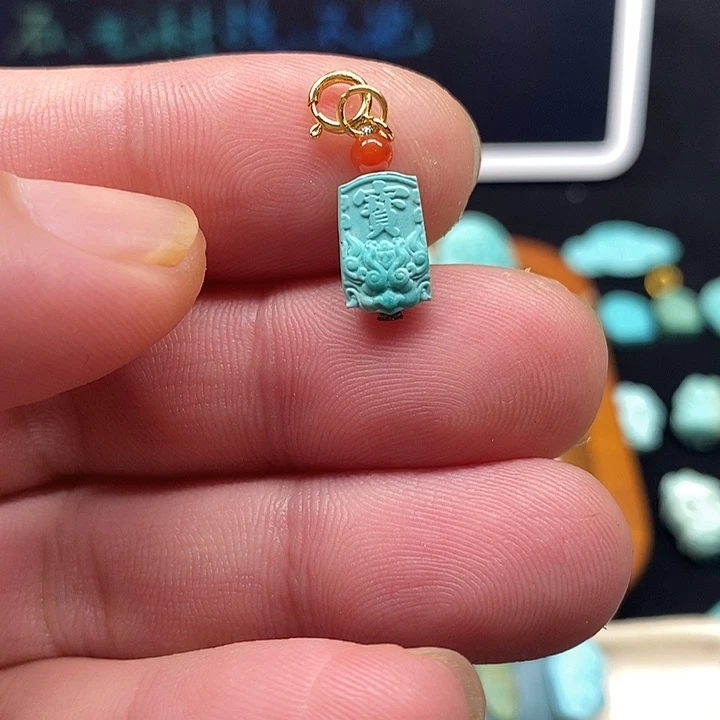 绿松石合金颈饰绿松石挂坠