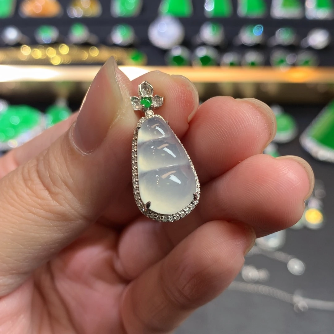 翡翠吊坠(不含链)18K金镶嵌