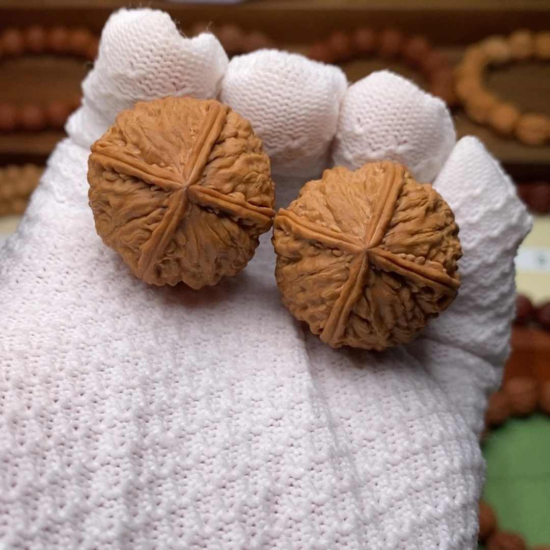 文玩核桃手串正四棱