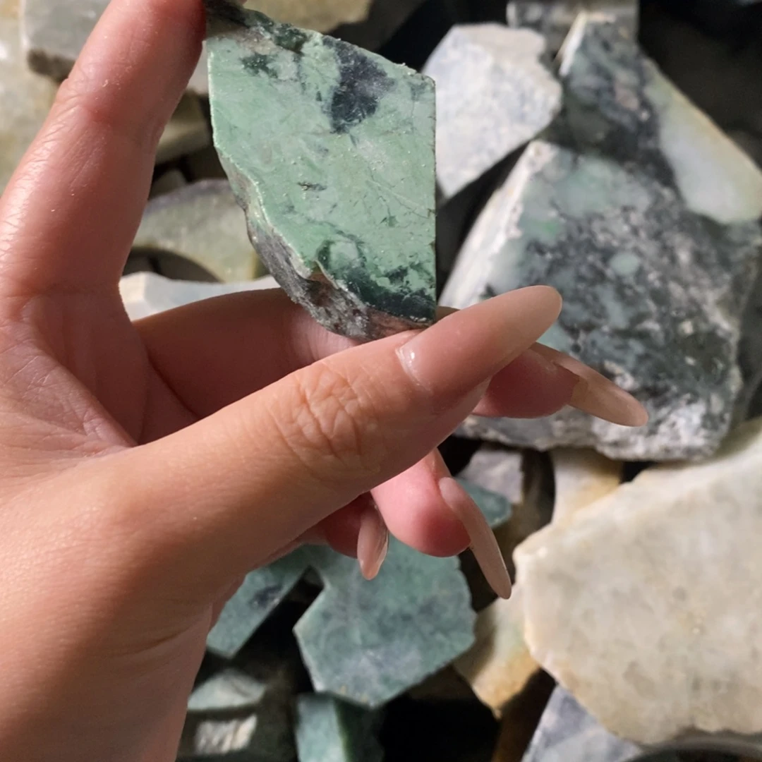 颈饰未镶嵌翡翠天然翡翠