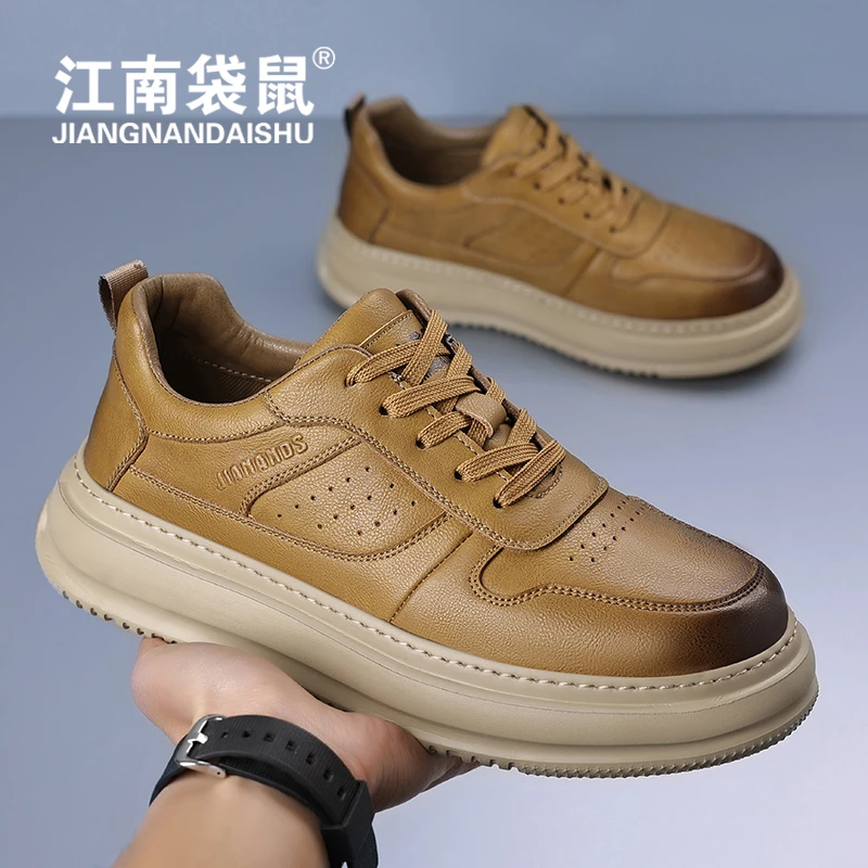 江南袋鼠春季新款牛皮百搭休闲鞋男士时尚运动鞋驼色软底男板鞋