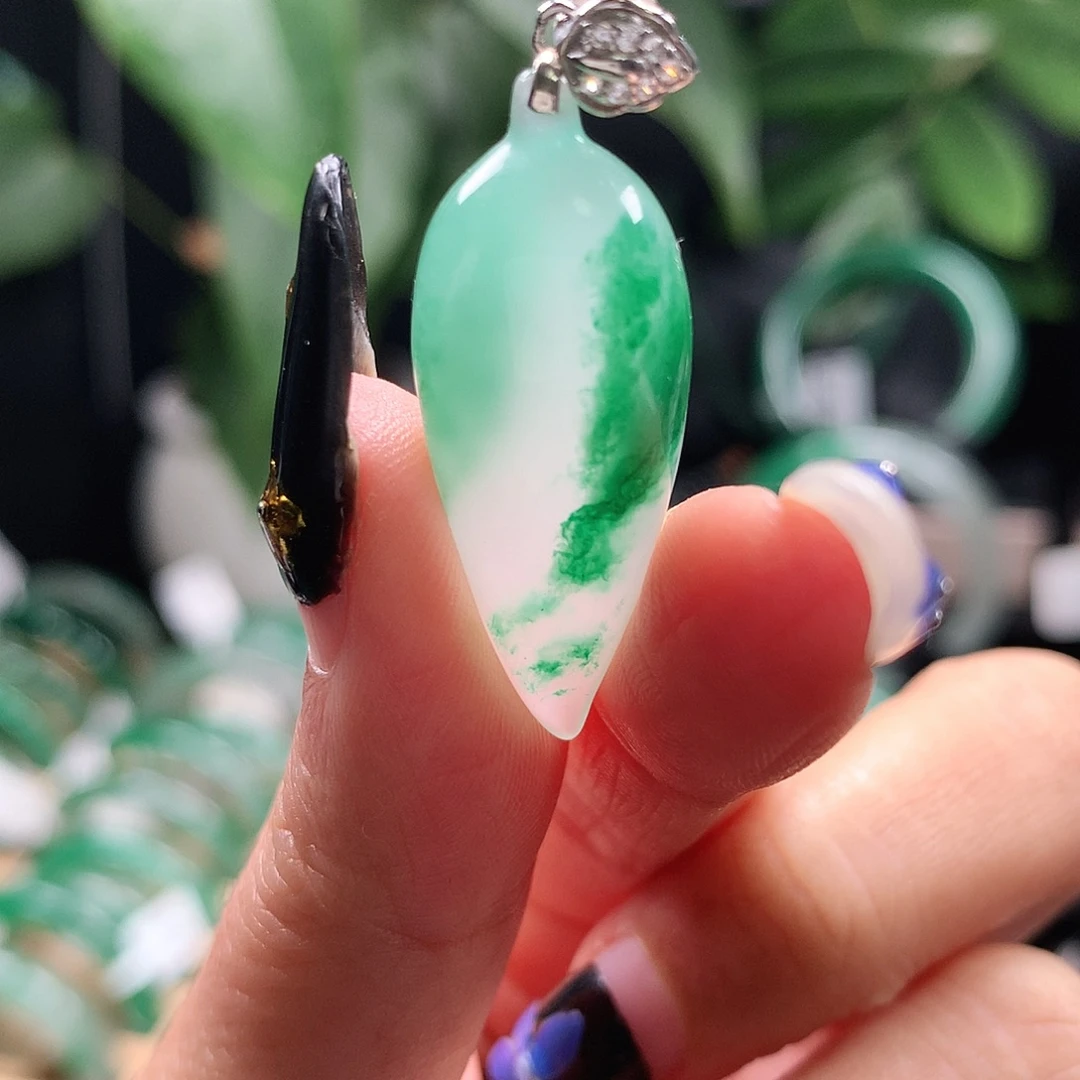 石英质玉未镶嵌吊坠