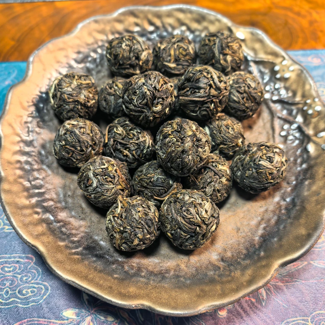 B038-2025年(古林箐高杆古树头春)生茶龙珠