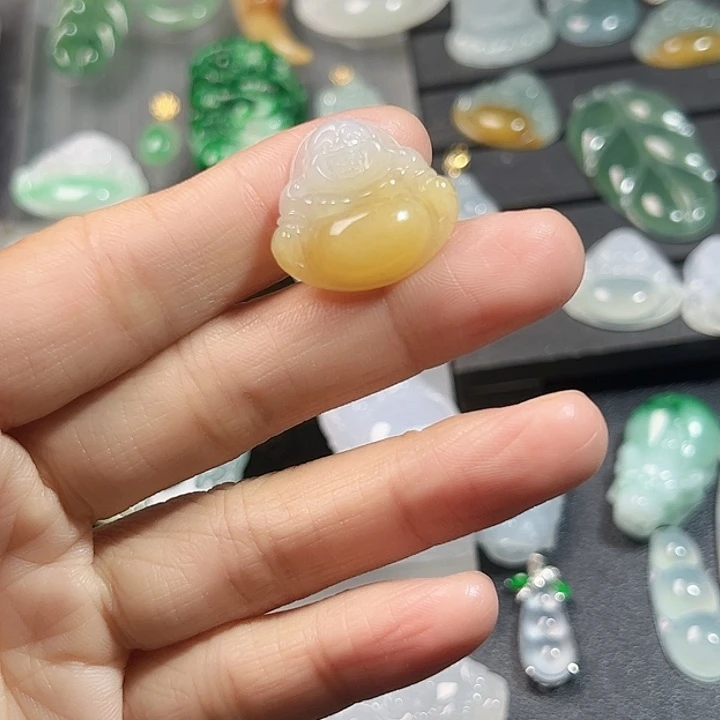 颈饰未镶嵌翡翠佛公