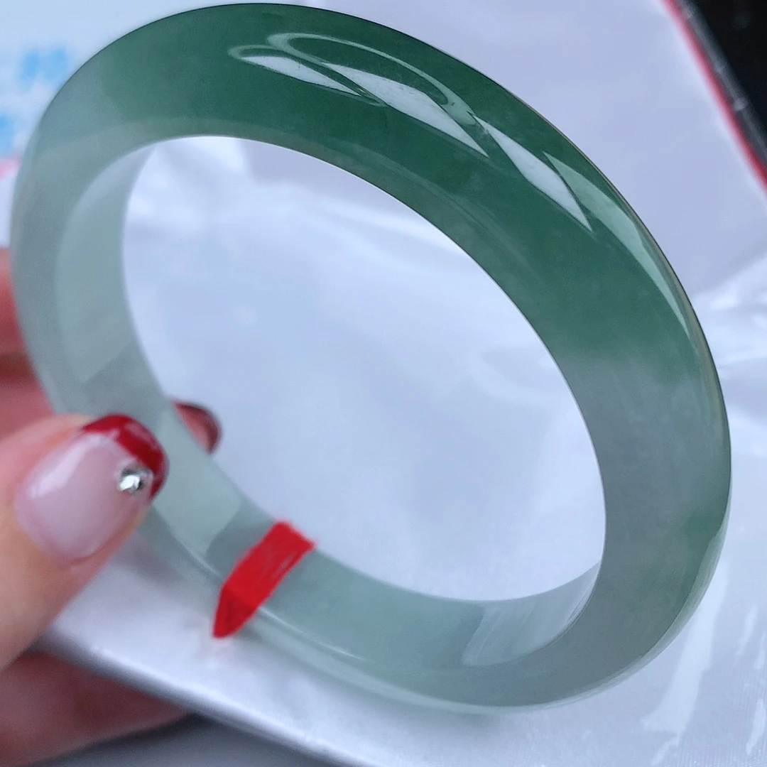 翡翠手镯未镶嵌天然