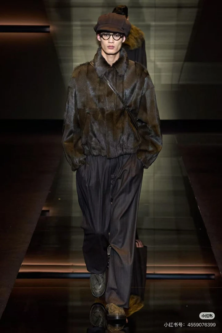 【嗨1 2】6220 卫衣圆领刺绣印花上衣秋季男百搭长袖短袖磨毛