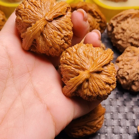 ?***?文玩核桃白狮子一对