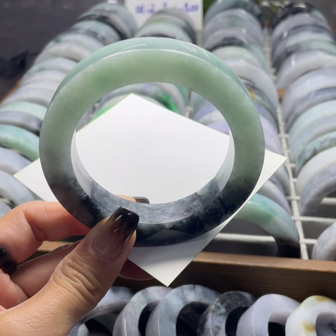 定制翡翠未镶嵌翡翠手镯