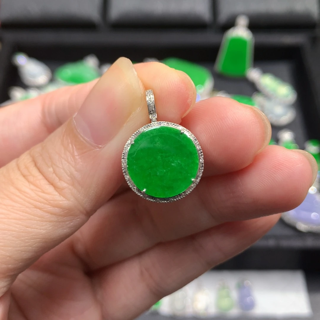 吊坠(不含链)18K金镶嵌翡翠裸石不厚