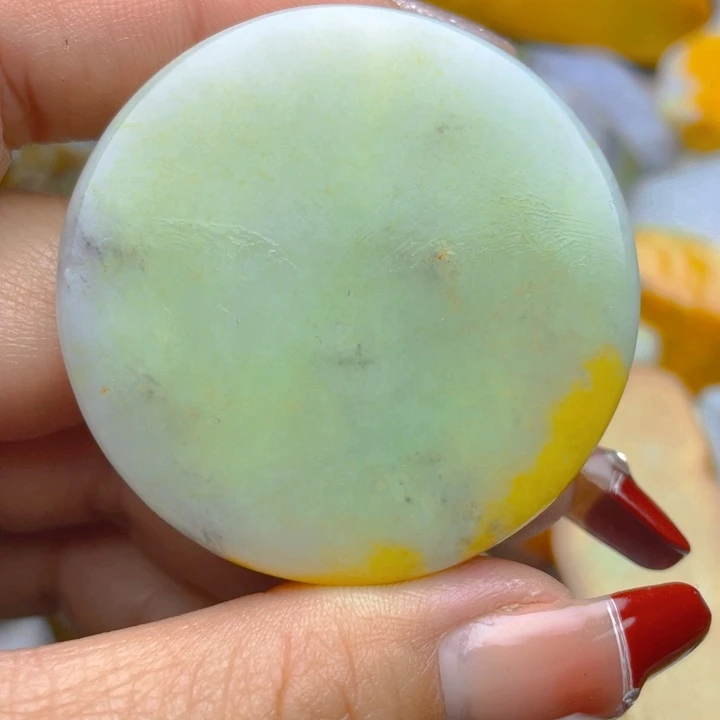 翡翠挂件未镶嵌翡翠