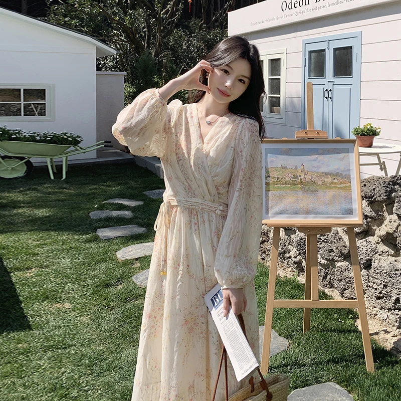 法式茶歇V领碎花连衣裙女2025年春季中长款时尚超好看高腰仙女裙