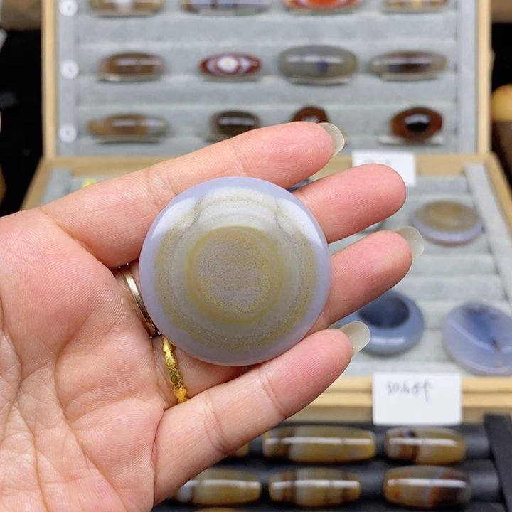 未镶嵌玛瑙/玉髓珠宝奇石K****a