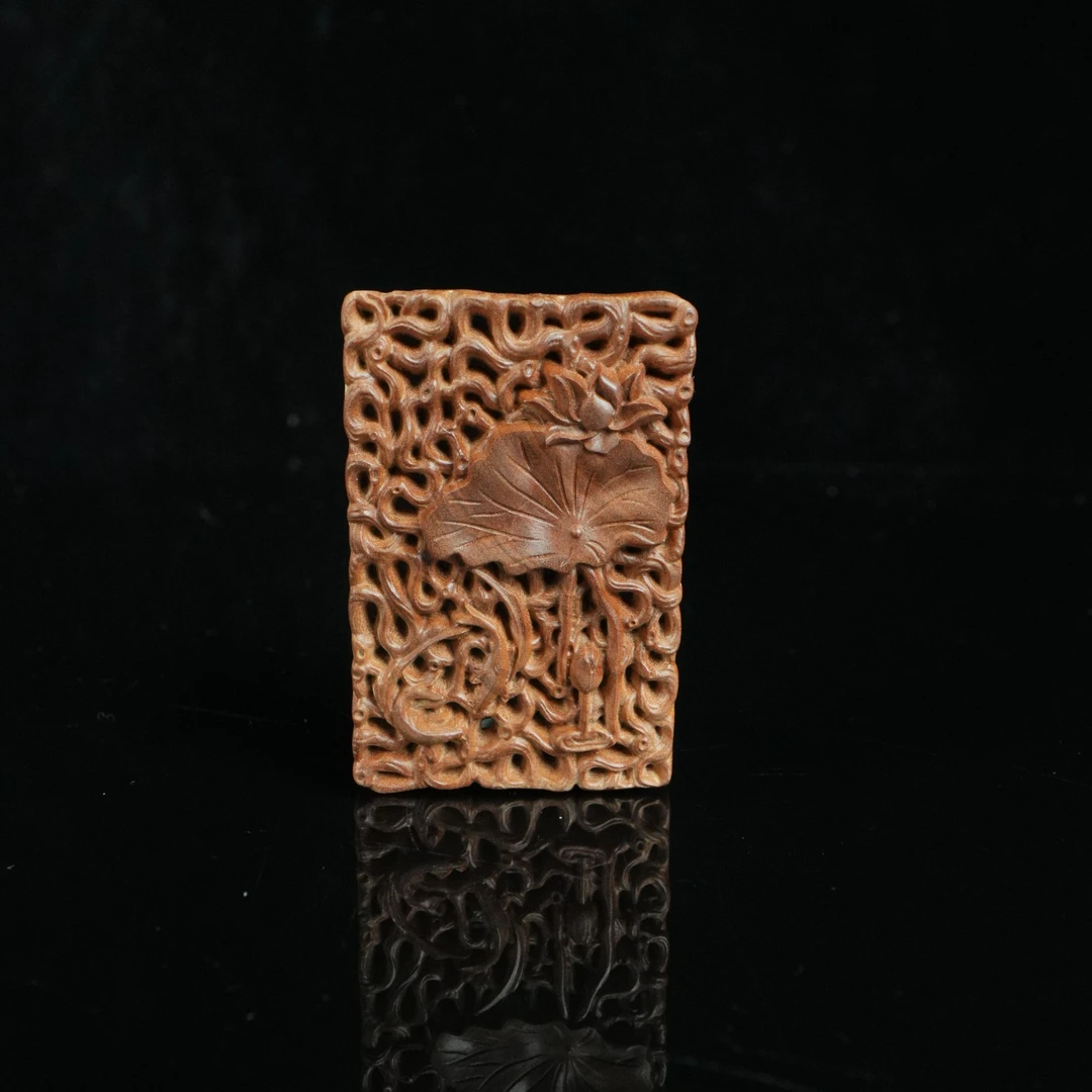 A8710 印度迈索尔老山檀香方牌 3.84x0.92x5.76cm  11.61g