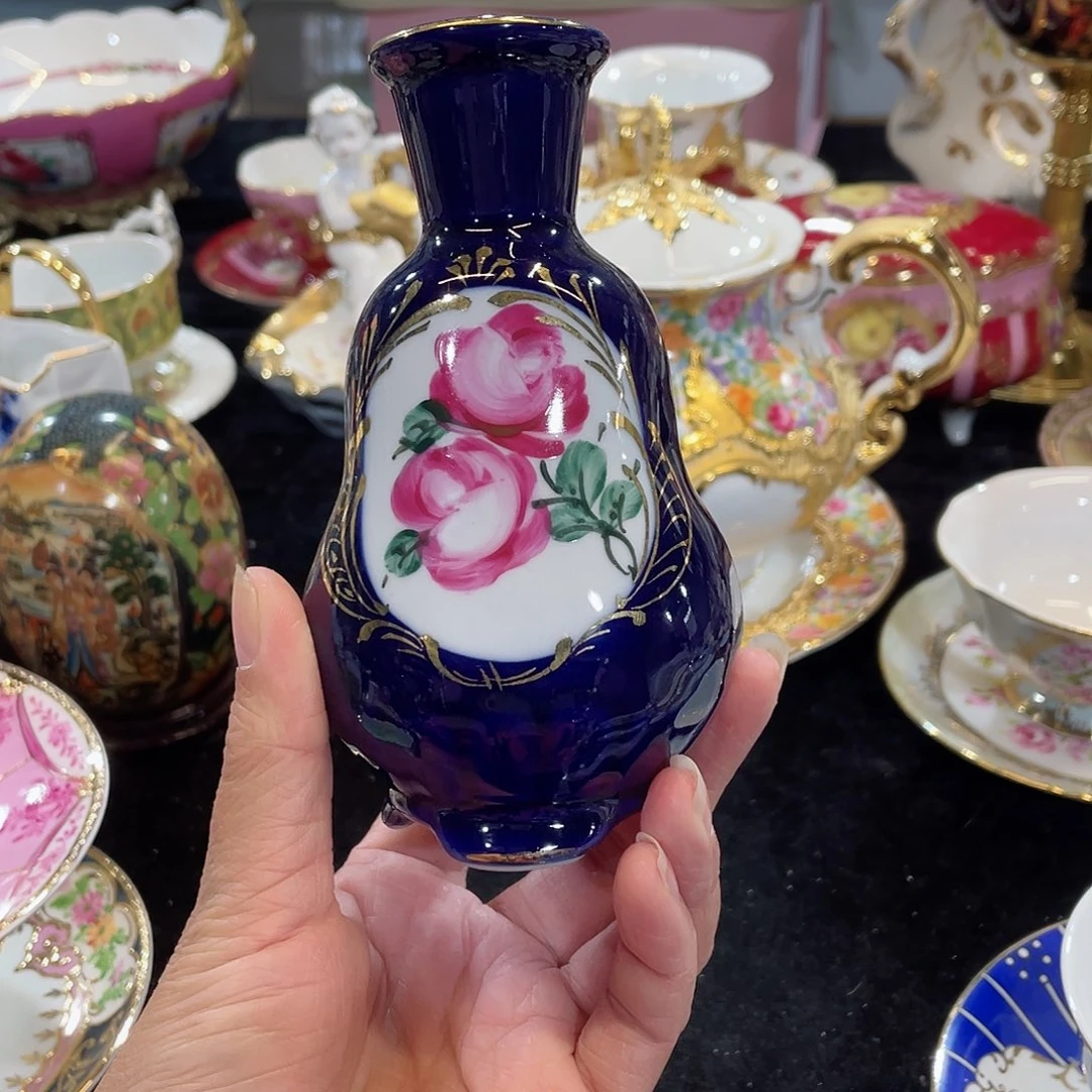 摆件手绘小花瓶一个