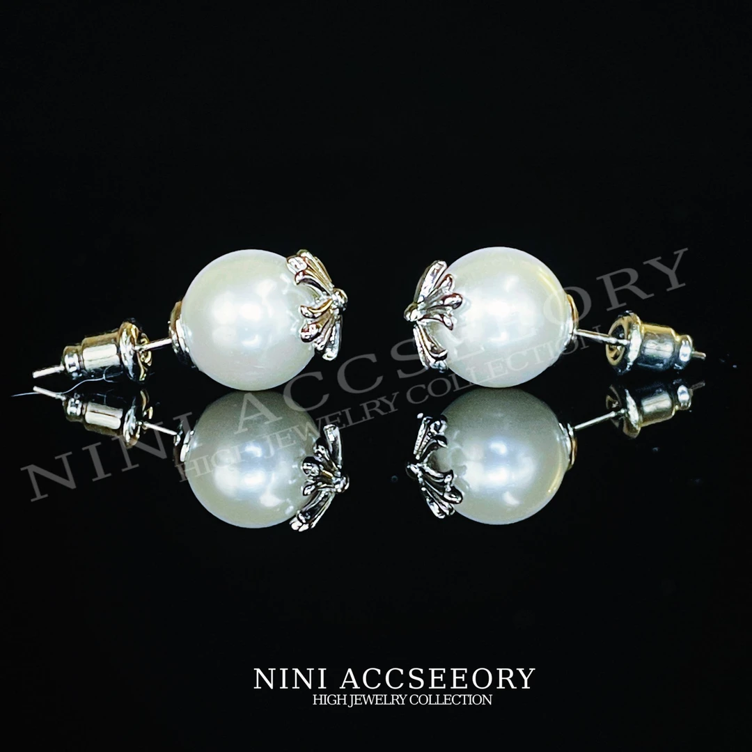 『纯欲女神』2025新款十字联名款可仙可甜小众潮奢简约精工圆珠耳钉