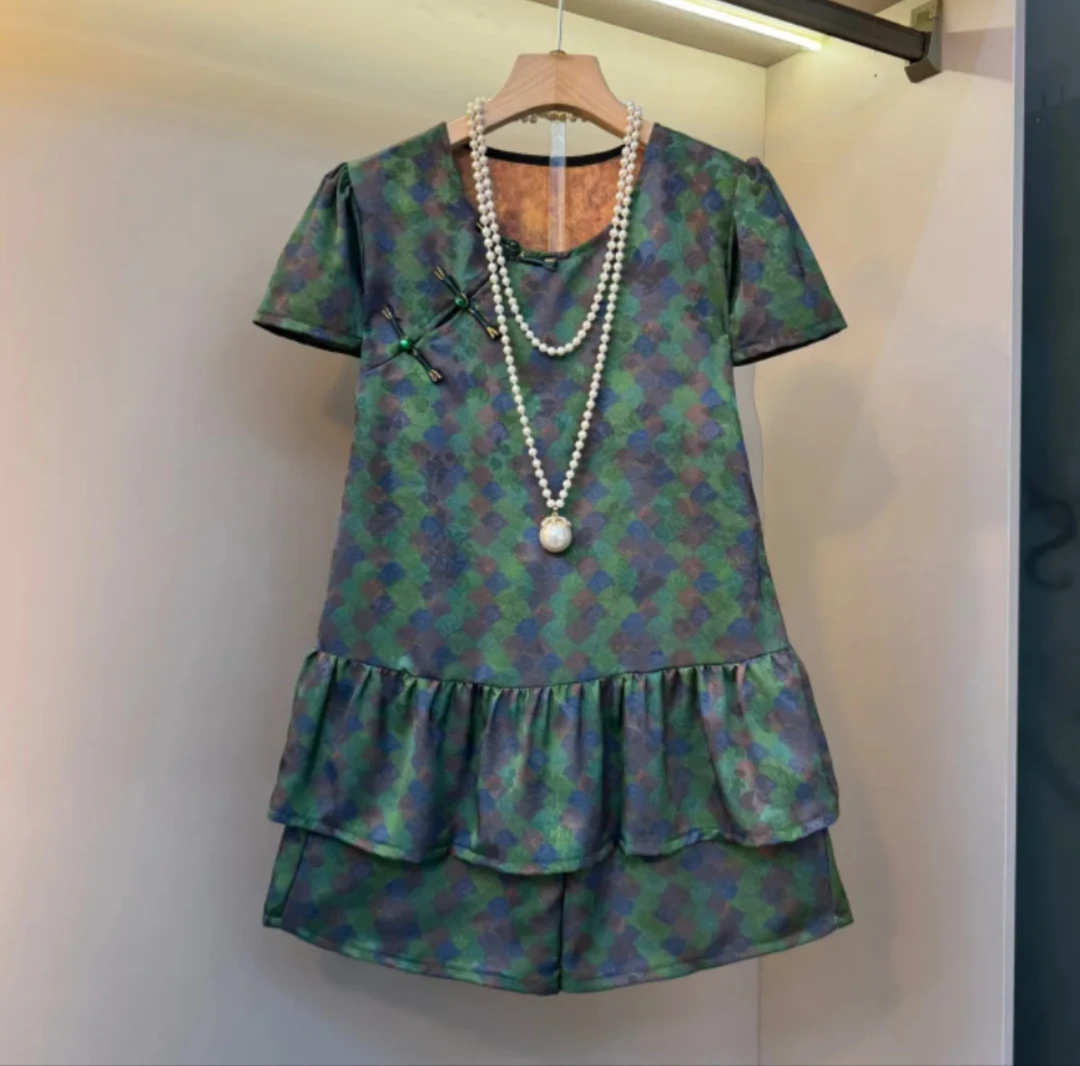 芃芃8836夏季新款大码女新中式国风斜襟盘扣碎花上衣+短裤俩件套