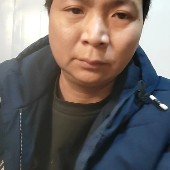 羽毛球拍，运动健身，帮助缓解体弱多病，全民健身。