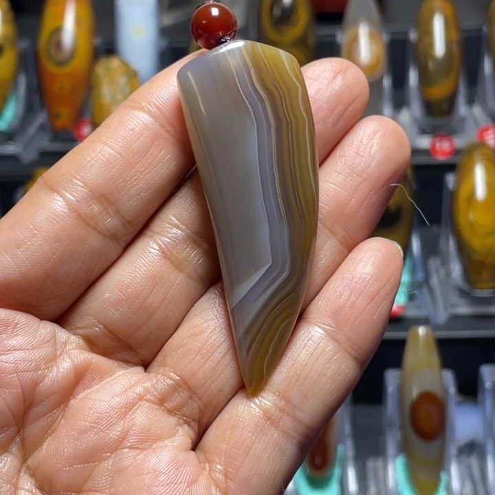 玛瑙/玉髓颈饰未镶嵌