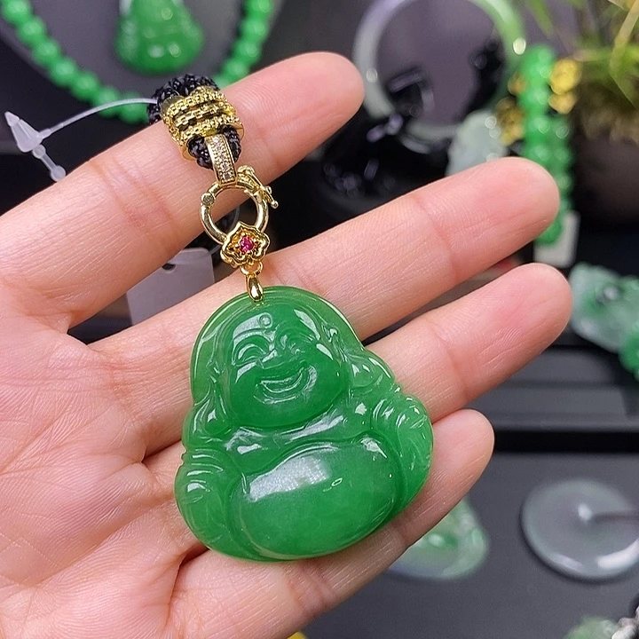翡翠未镶嵌吊坠(赠链)