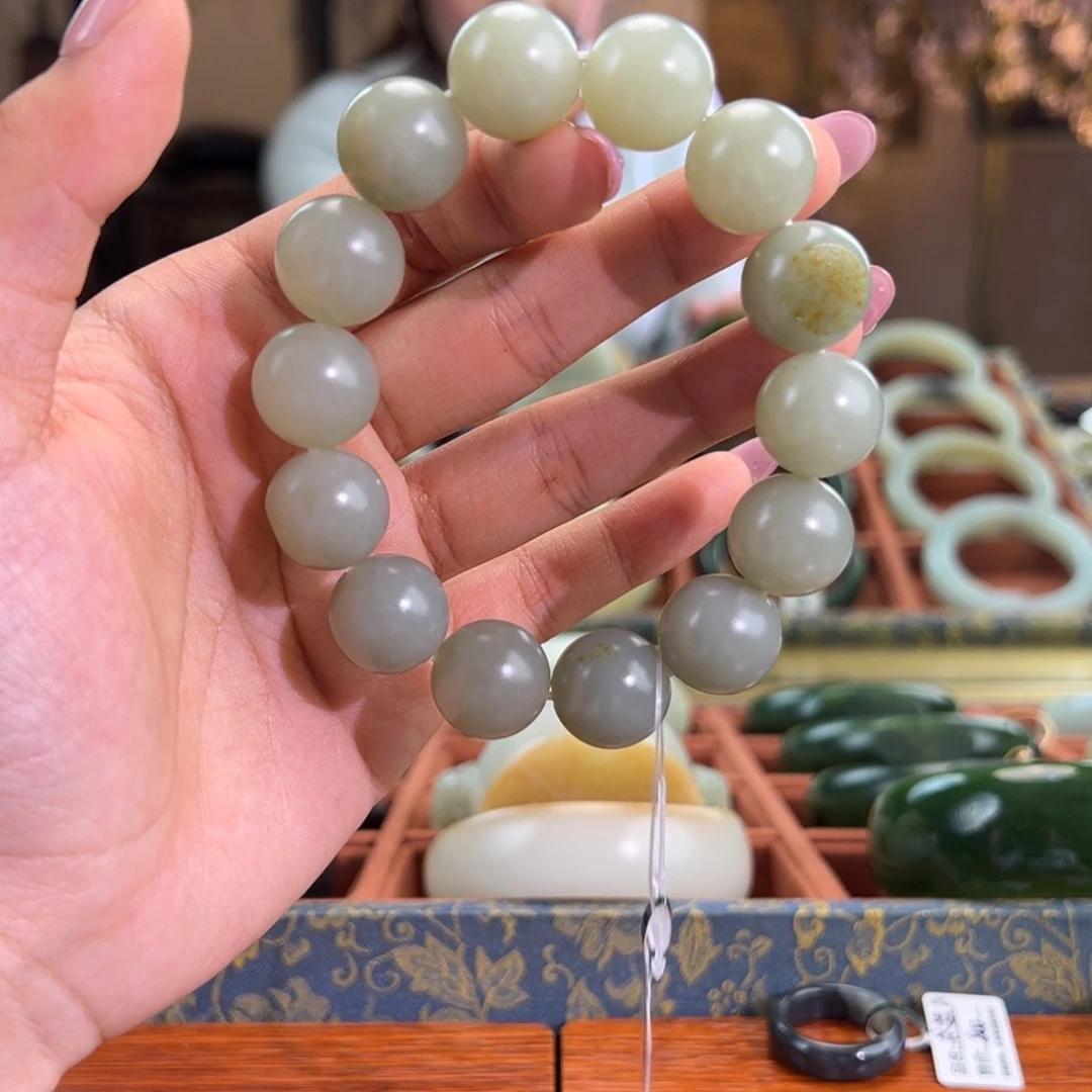 和田玉（墨玉）未镶嵌手链