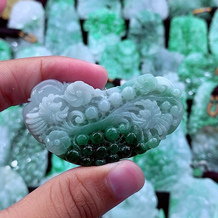 吊坠(不含链)未镶嵌翡翠