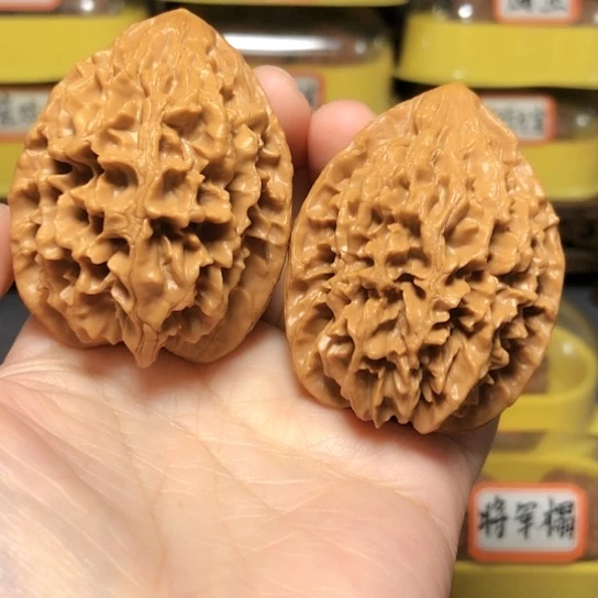 特价：边44肚46高55。克重：65.6克