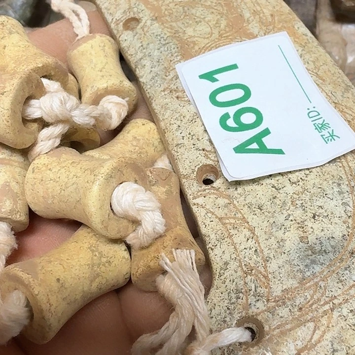 蛇纹石玉颈饰未镶嵌玉*老