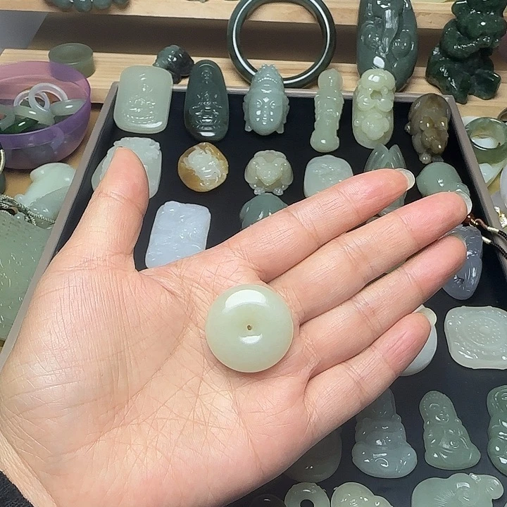 和田玉未镶嵌挂件