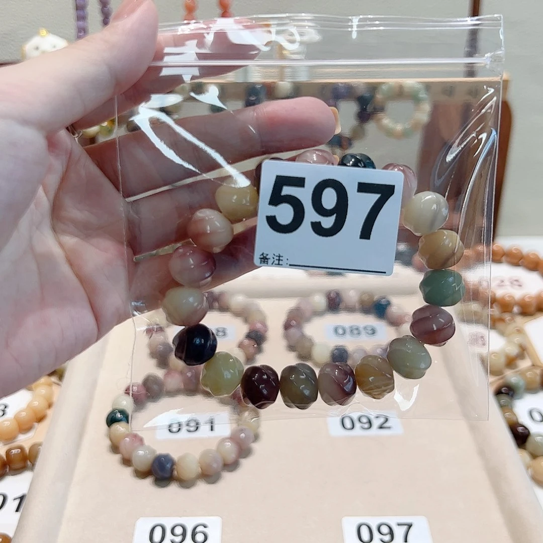 椰****白玉菩提吊坠菩提