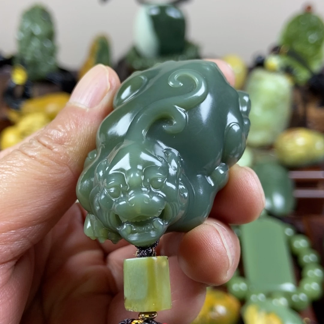 岫岩老玉（透闪石质玉）未镶嵌珠宝奇石