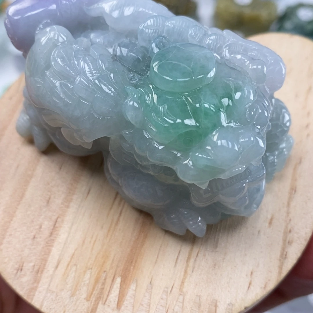 翡翠未镶嵌颈饰学良口含珠飞天貔貅摆件