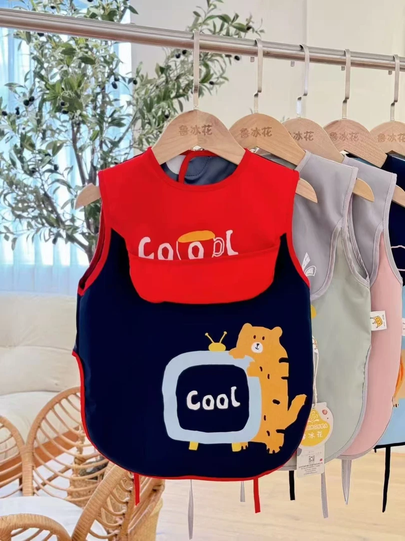 鲁冰花防水罩衣事妈别拍