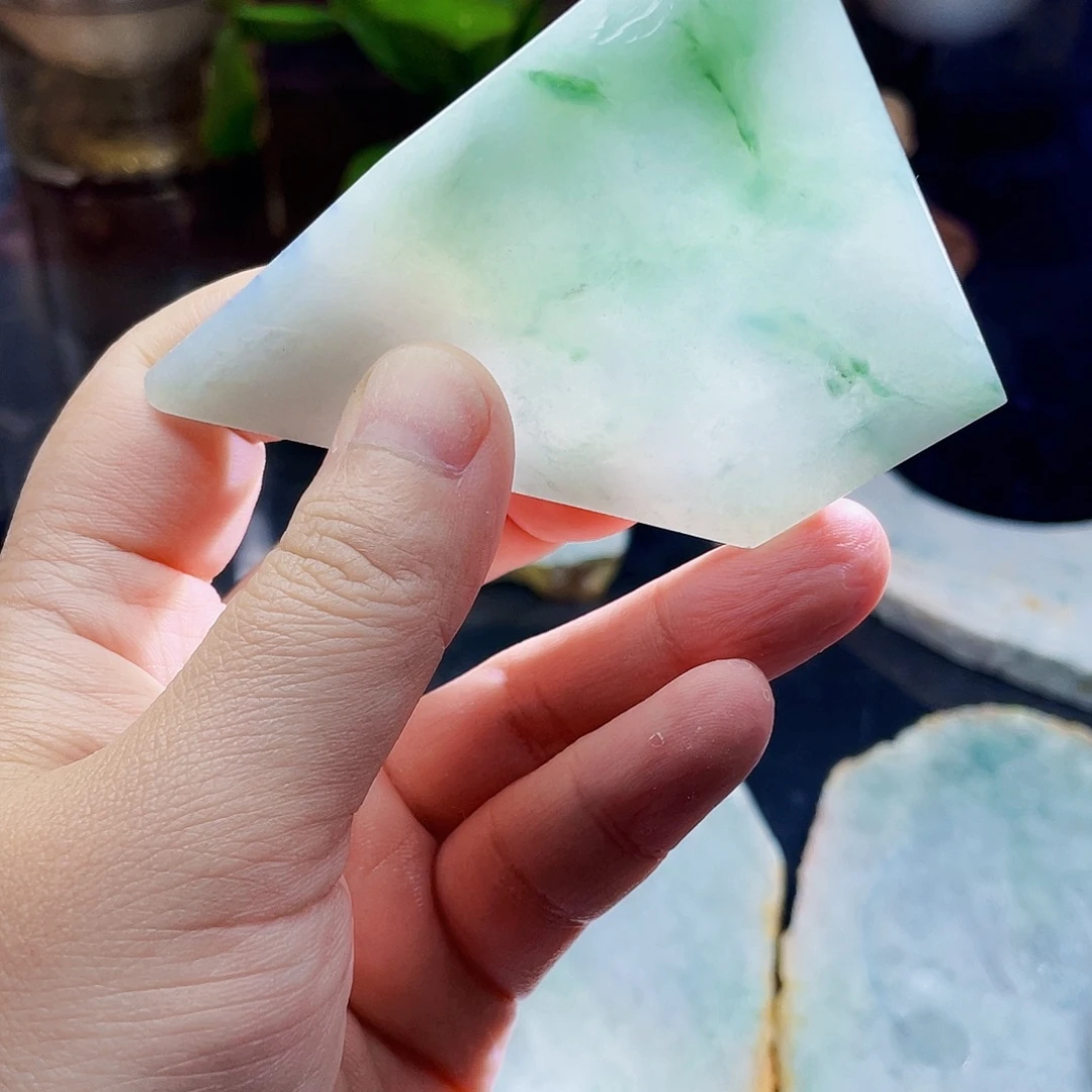 翡翠未镶嵌颈饰毛料29