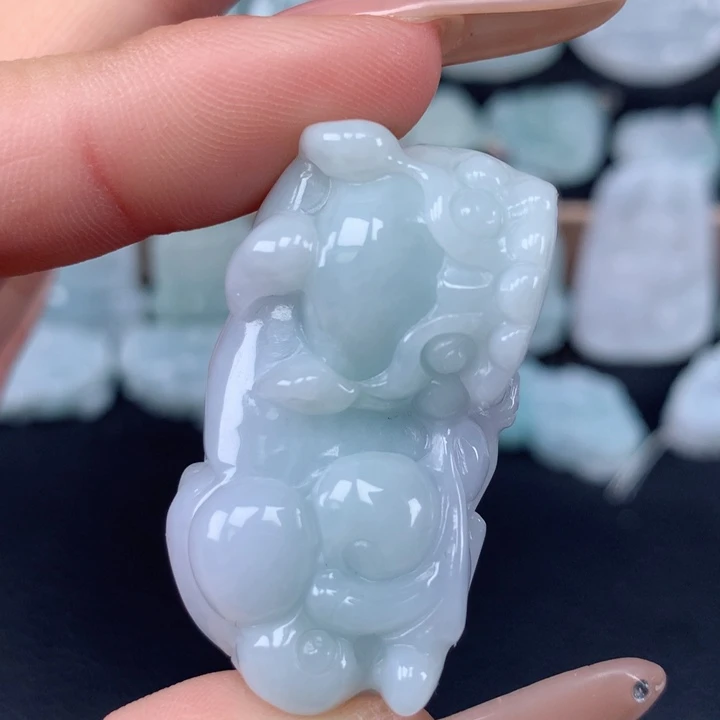 颈饰未镶嵌翡翠霸王