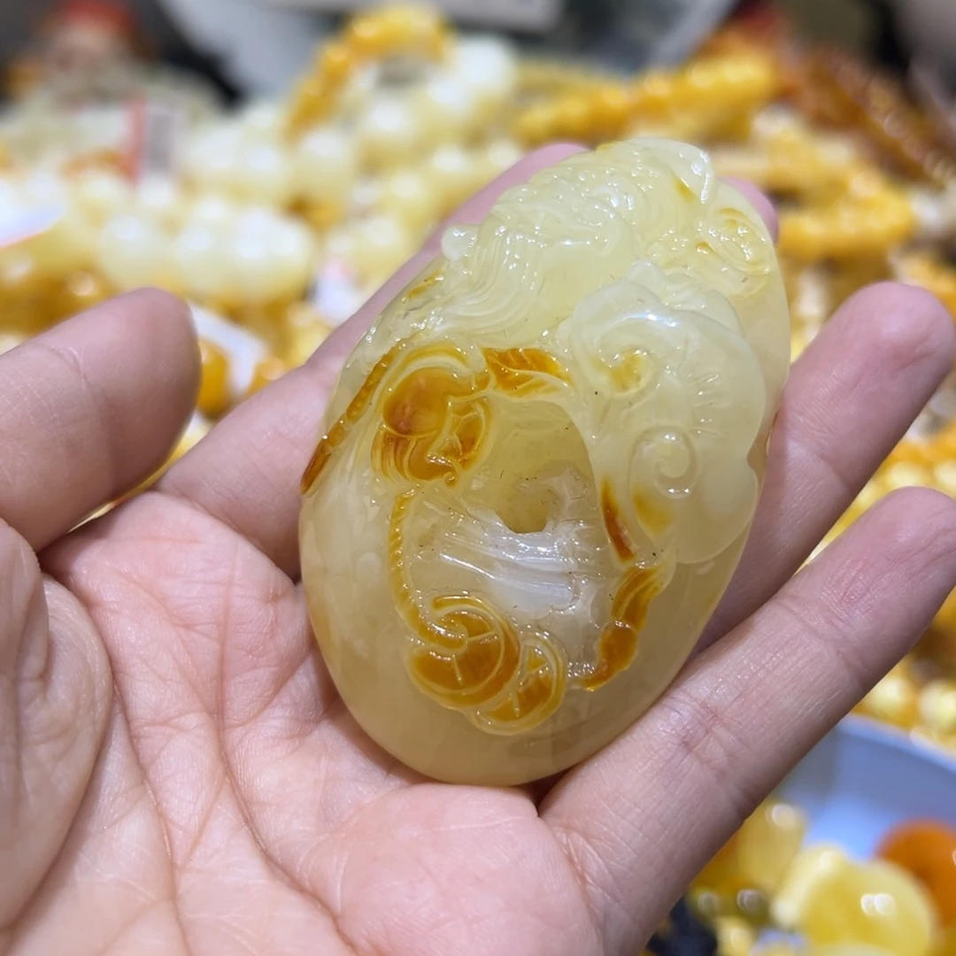 琥珀珠宝奇石未镶嵌