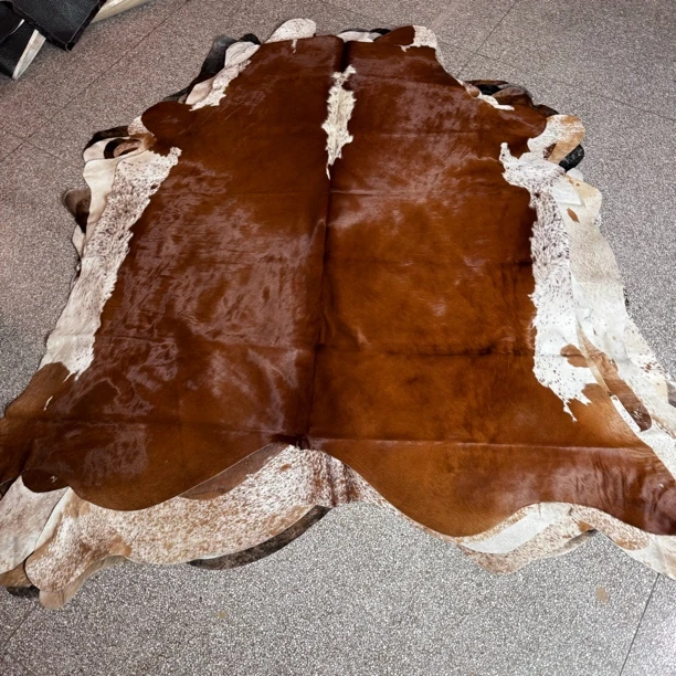 【本尼家】K1035 260*235专拍牛皮地毯家用轻奢