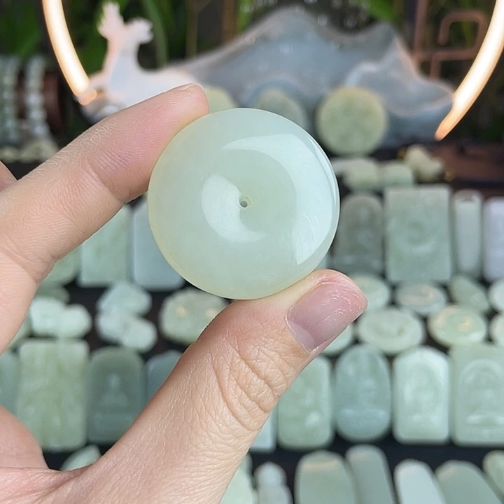 和田玉颈饰未镶嵌凡**子