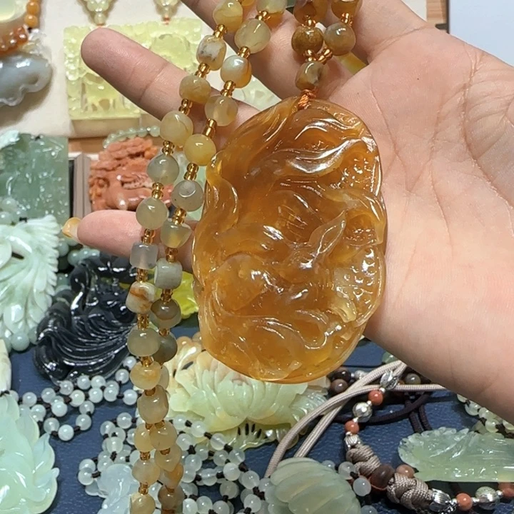 未镶嵌蛇纹石玉吊坠